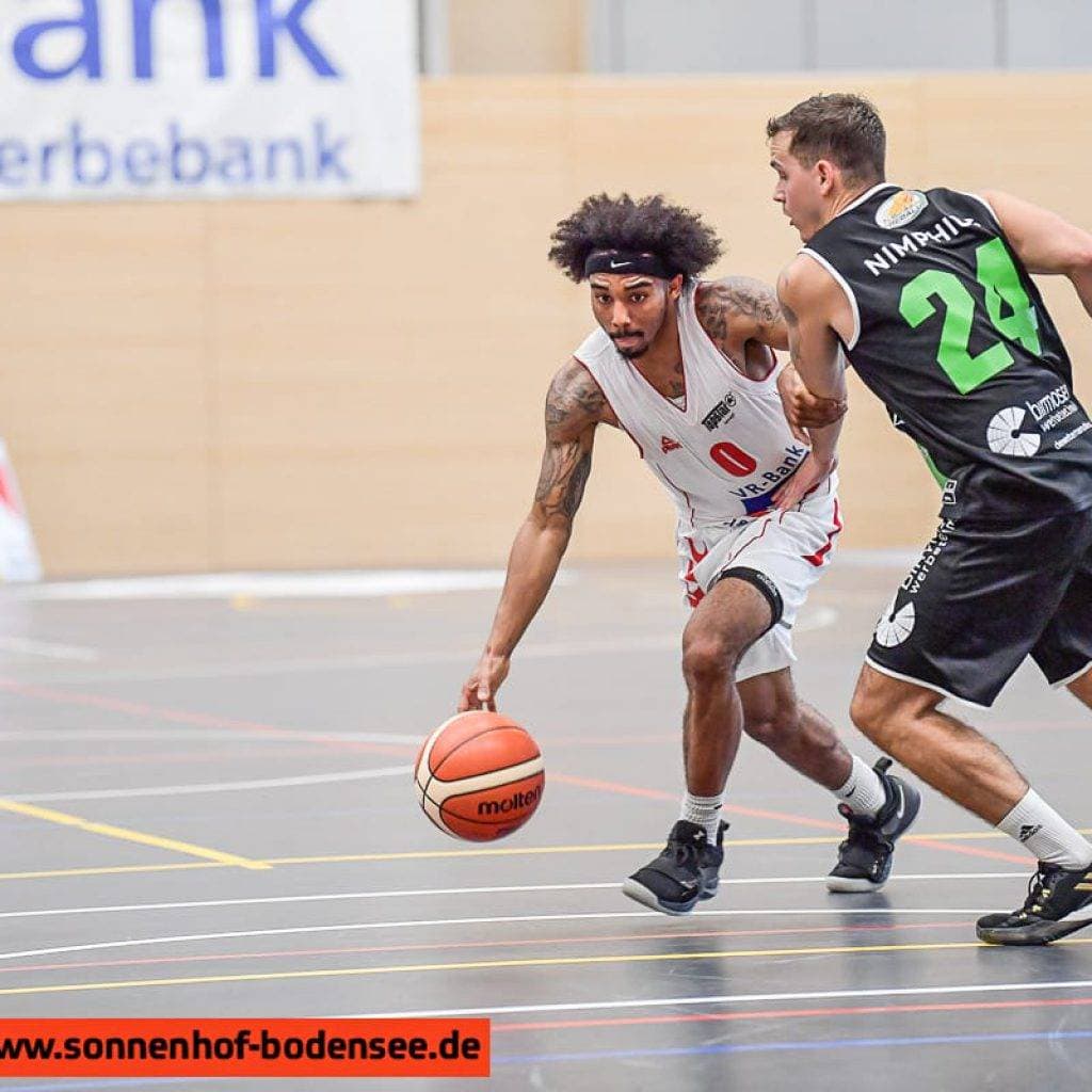 Kangaroos springen auf Platz zwei