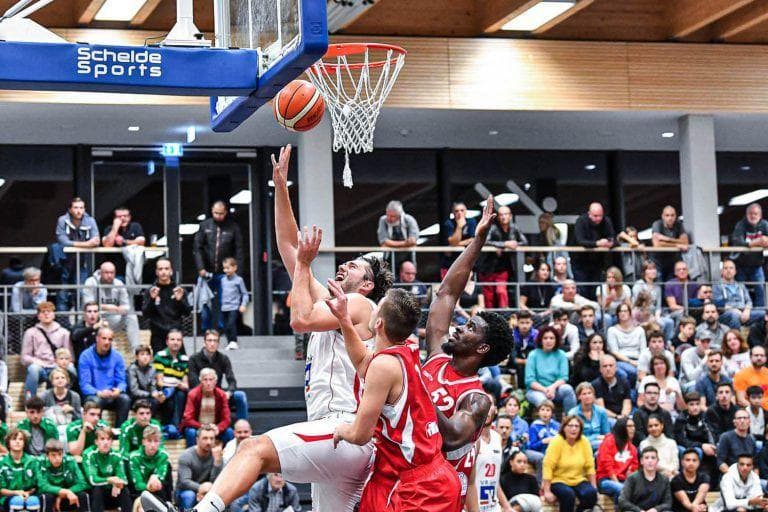 Zweiter gegen Erster in der Stadtberger Sporthale Nedim Hadzovic